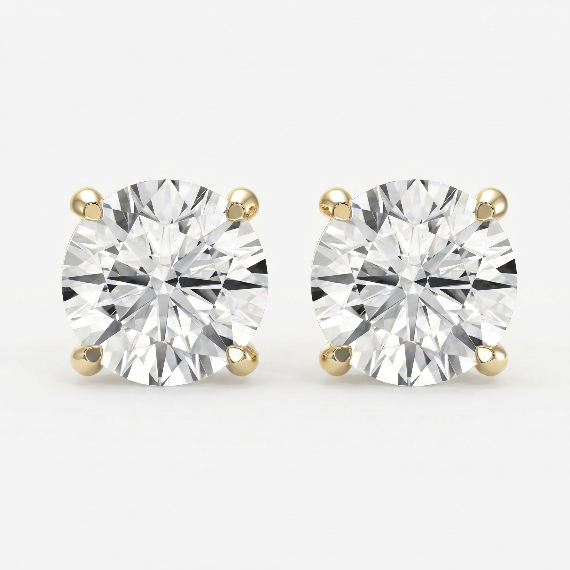 Round Diamond Stud Earring