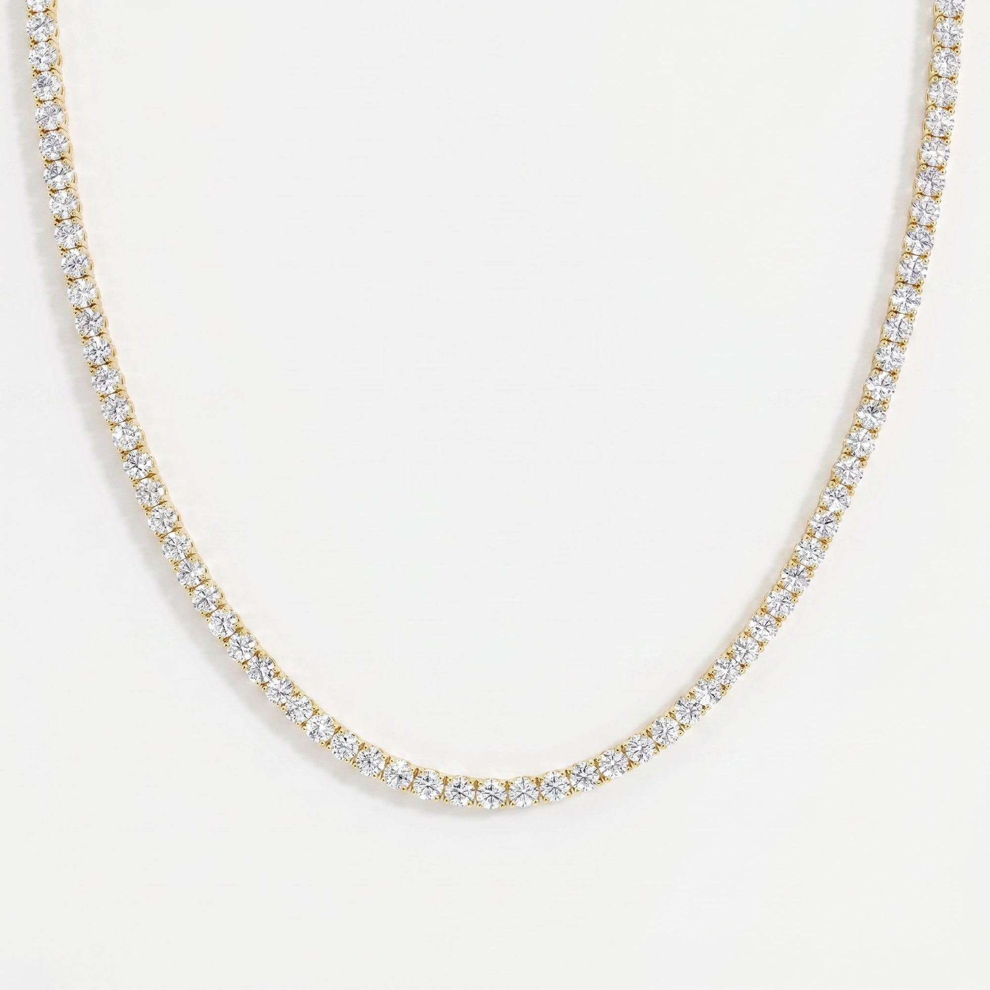 Experience timeless sparkle Round Diamond Tennis Necklace