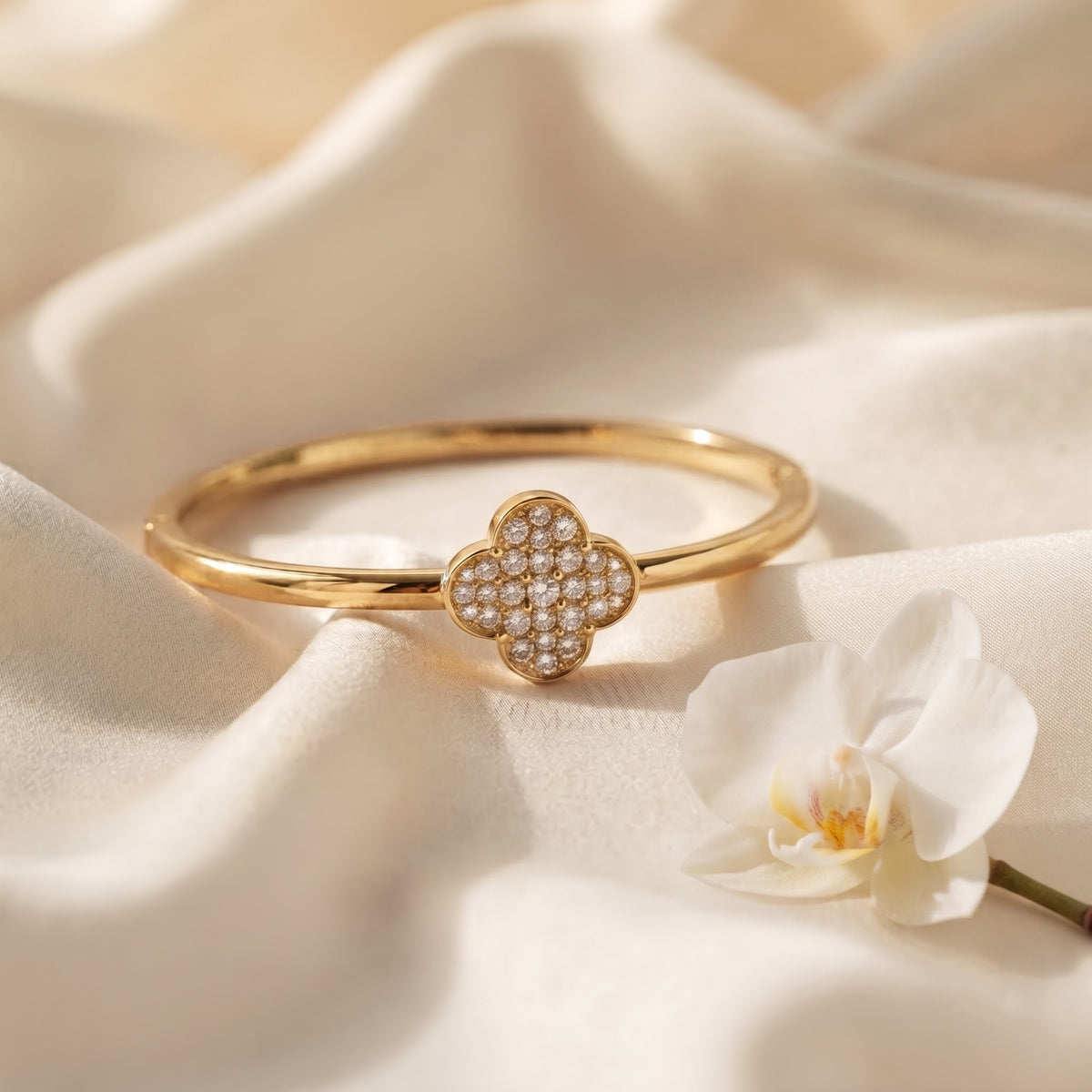 Round Diamond Clover Bangle  | Pave Quatrefoil Diamond Bracelet