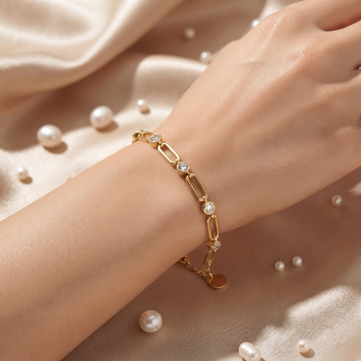 Round Diamond Paperclip Link Bracelet  | Modern Chain Bracelet | Luxury Everyday Jewelry