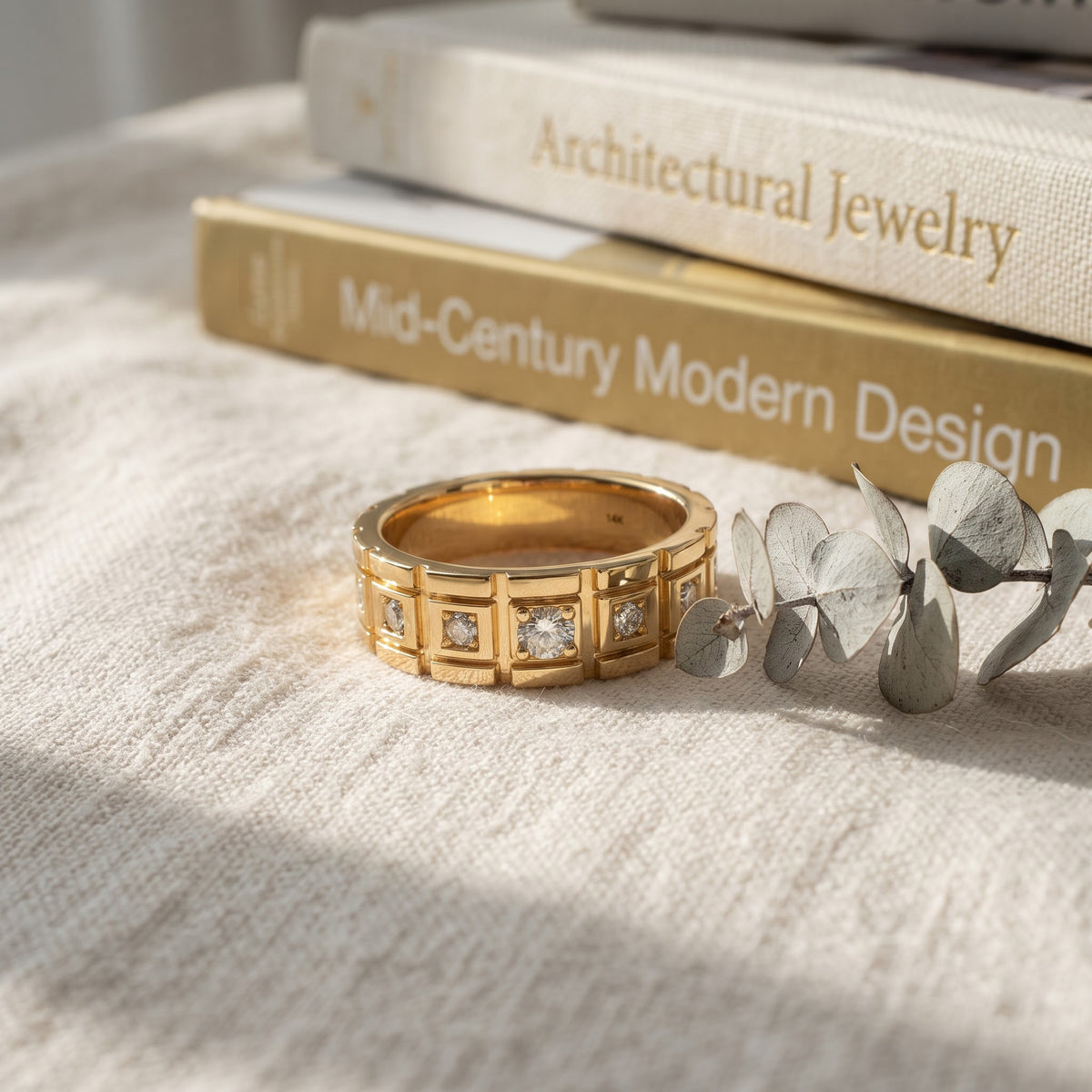 Round Brilliant Diamond Wide Band Ring