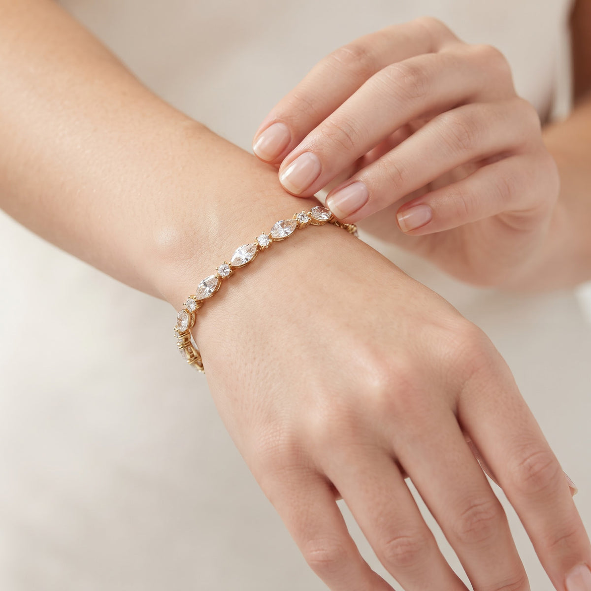 Oval & Round Brilliant Diamond Tennis Bracelet
