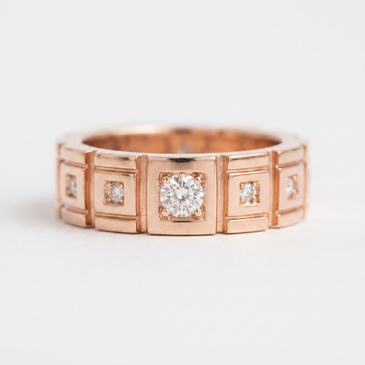 Round Brilliant Diamond Wide Band Ring