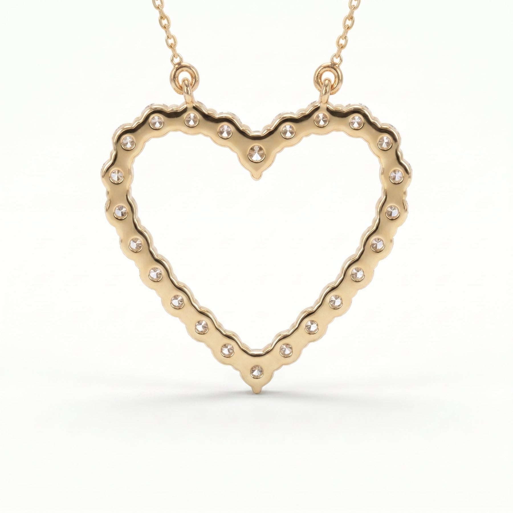 Classic Heart Shape Design Round Brilliant Diamond Pendant